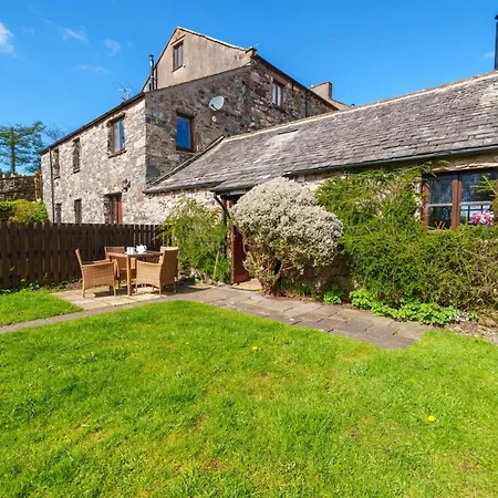Gunn - Dog-friendly Enclosed Garden Holiday home *